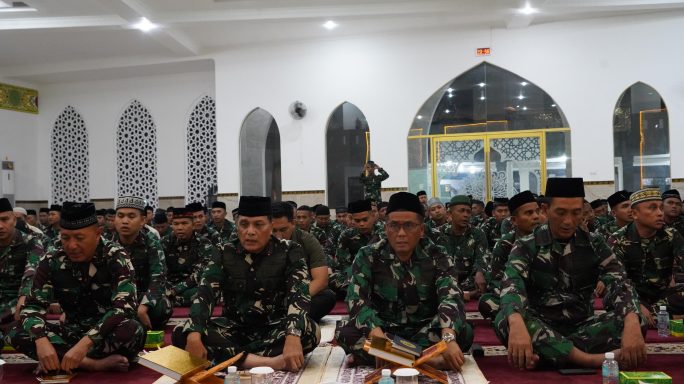 Pangdam IM Beserta Prajurit dan PNS Gelar Doa Bersama Sambut Tahun Baru 2025.