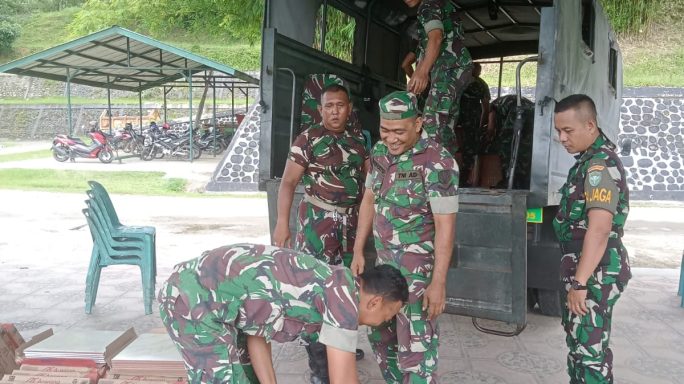Pangdam Iskandar Muda Bantu 5.500 dus keramik untuk Mushalla dan Meunasah di Aceh. 