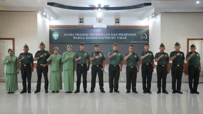 Korem 012/TU Gelar Tradisi Penerimaan dan Pelepasan Personel Baru dan Pindah Satuan