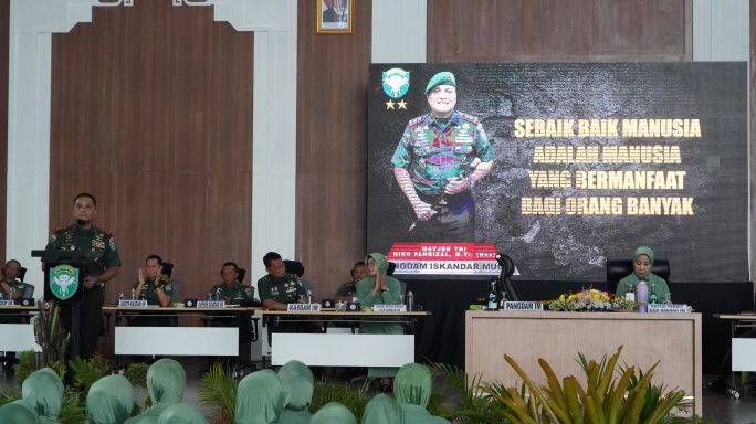 Pangdam IM Berikan Pengarahan kepada ribuan Personel TNI, PNS, dan Persit di Banda Aceh.