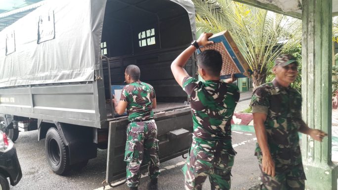 Pangdam IM saluran bantuan Keramik ke Dayah Mu’arifful Fatah Aceh Timur.