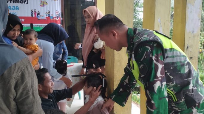 Wujudkan Balita Sehat, Babinsa Dampingi Pelaksanaan Posyandu