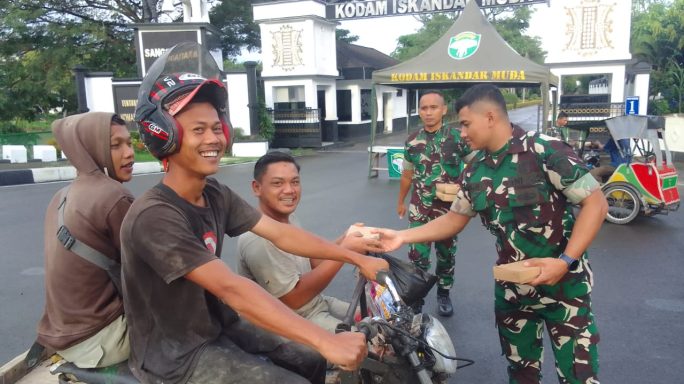 Kodam IM Gelar Program “Jumat Berkah” untuk Masyarakat