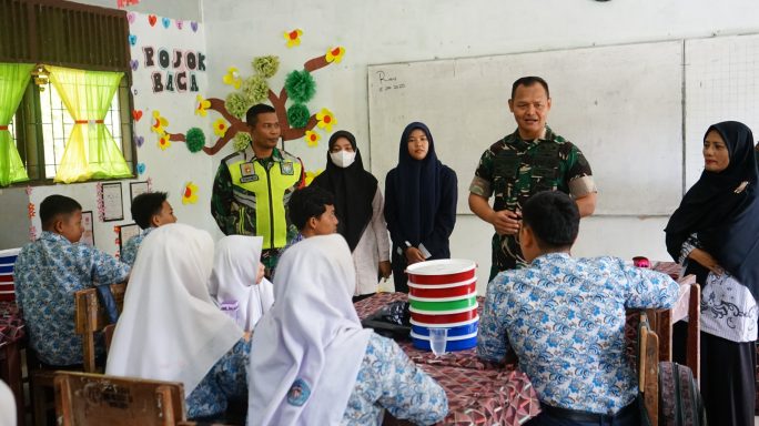 Dandim 0117/Aceh Tamiang Dampingi Mulai Dari Dapur Hingga Sekolah, Penyaluran Makan Bergizi Gratis Di Kabupaten Aceh Tamiang