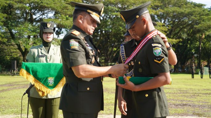 Pangdam Iskandar Muda Pimpin Upacara Penutupan Pendidikan Pertama Bintara TNI AD TA 2024.