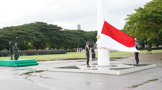 Kapok Sahli Pangdam IM Pimpin Upacara Bulanan di Blang Padang, Banda Aceh.