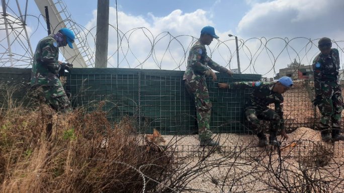 Personel TNI dari Kodam IM Bantu Bangun Bunker di Lebanon.