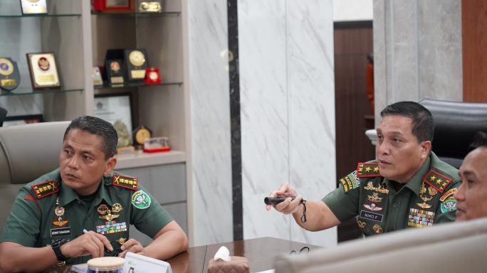 Pangdam IM Terima Paparan progres Renovasi Makam Pahlawan Nasional Teuku Umar.