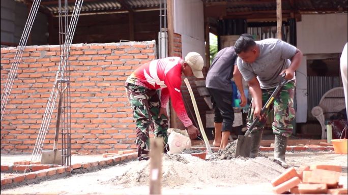 Koptu Puput dan Humor Segarnya, Bikin Satgas TMMD Makin Semangat Bangun RTLH