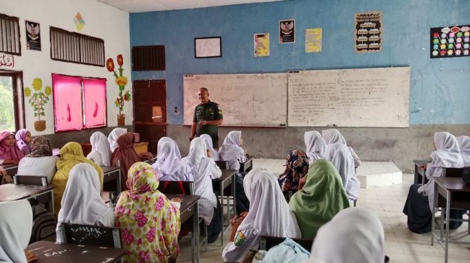 Danramil 0108-04/Babussalam Sosialisasi Calon TNI Di Sekolah Sekolah