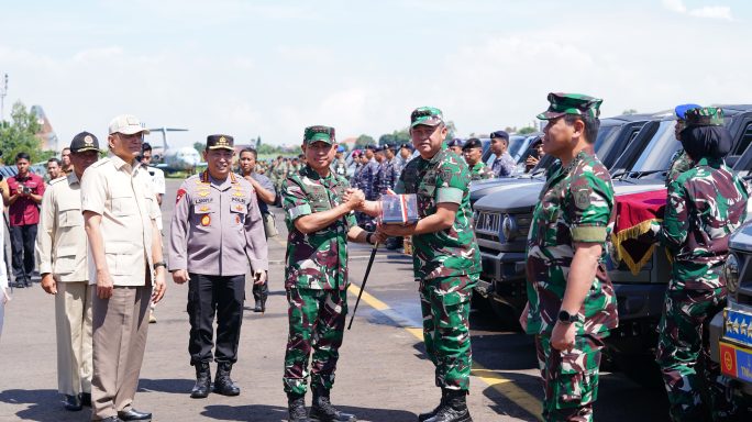 Panglima TNI Terima 650 Unit Ransus Maung dari Kemhan untuk Perkuat Pertahanan NKRI