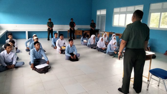 Danpos Ramil Lawe Bulan Sosialisasi Calon TNI Di Sekolah SMAN2 Lawe Bulan