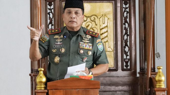 Pangdam IM : Bantuan Keramik untuk Meunasah sebagai wujud komitmen Kodam IM membantu Rakyat.