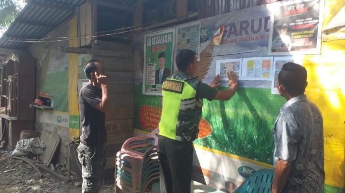 Babinsa Gencar Laksanakan Sosialisasi Dan Penempelan Selebaran Pembukaan TNI AD