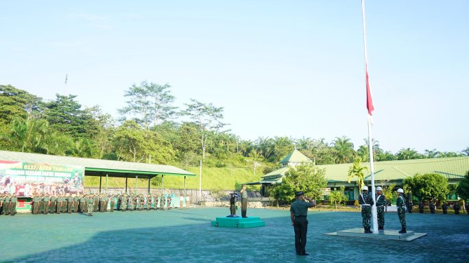 Kasdim 0117/Aceh Tamiang Pimpin Upacara Bendera Rutin Setiap Hari Senin Di Bulan Ramadhan