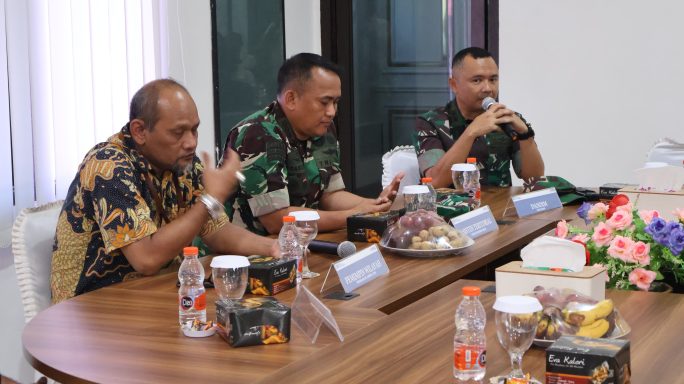 Dandim 0105/Abar Bersama Instansi Terkait Dampingi Aster Kasdam IM Dan Kanwil Bulog Aceh Tinjau Sergab Di Wilayah Aceh Barat