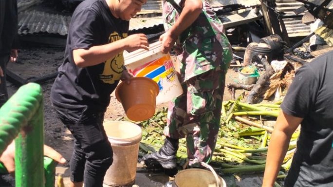 TNI di Abdya Gerak Cepat Bantu Padamkan Kebakaran Rumah Warga, Dandim: Perintah Pangdam
