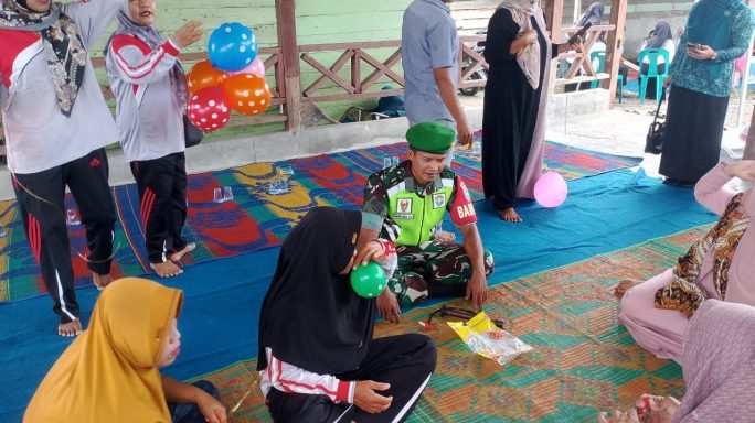 Wujudkan Balita Sehat, Babinsa Dampingi Kegiatan Posyandu