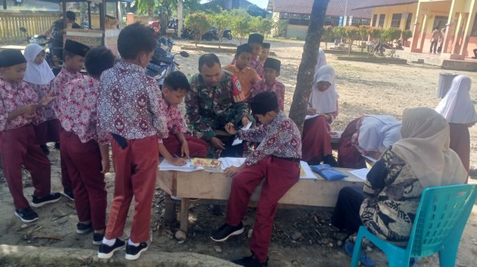 Babinsa Jadi Sahabat Anak-anak Sekolah, SDN Kabu Belajar dengan Semangat Baru