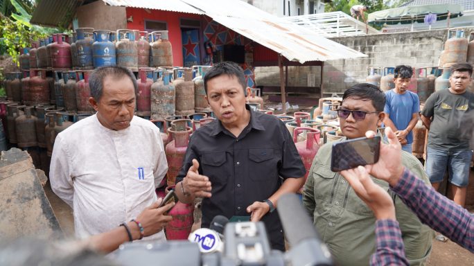 Tim Gabungan Kodam IM gerebek Gudang Oplosan Elpiji dan BBM di Banda Aceh.