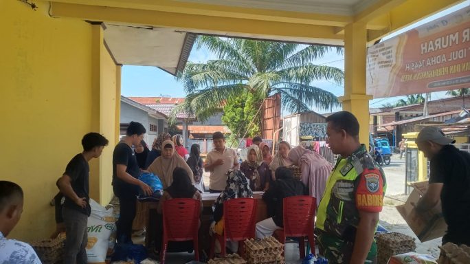 Babinsa Koramil 0108-05/Lawe Alas Laksanakan Kegiatan Pendampingan Pasar Murah di Desa Binaan