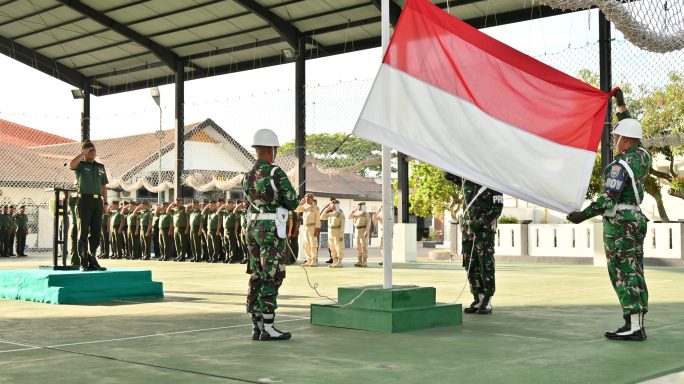 Kasdim 0102/Pidie Pimpin Upacara 17-an,Pangdam IM: Tekankan Profesionalisme dan Loyalitas Prajurit TNI di Era Digital