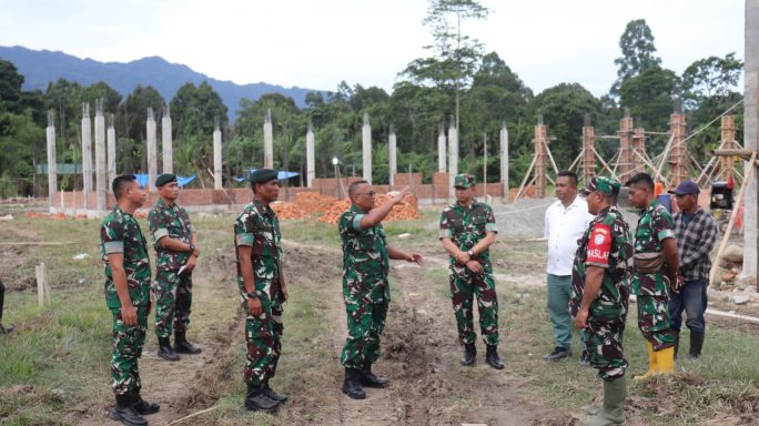 Dandim 0106/Ateng Dampingi Kapok Sahli Kodam IM Brigjen TNI Bambang Sulistyo Hery S.Sos.,M.Han Meninjau Batalyon Teritorial Pembangunan (YTP 854 ) Pameu.