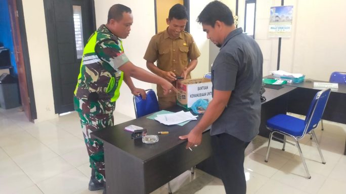 komunikasi sosial Babinsa Koramil 04 Beutong Dengan Mitra karib di desa Binaannya