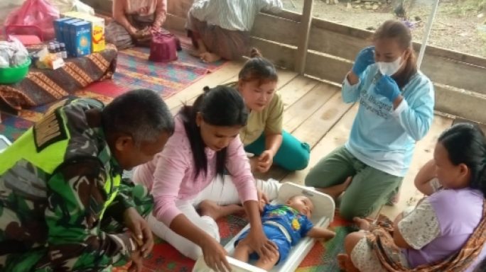 Jaga Kesehatan Ibu Dan Anak Babinsa Dampingi Posyandu Di Wilayah Binaan