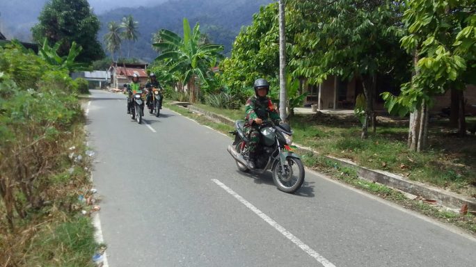 Babinsa Patroli Bersama, Bhabinkamtibmas Himbau Warga Jaga Keamanan Lingkungan