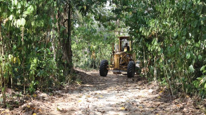 Gunakan Alat Berat, Satgas TMMD Reguler ke 125 Kodim 0108/Agara Ratakan Jalan