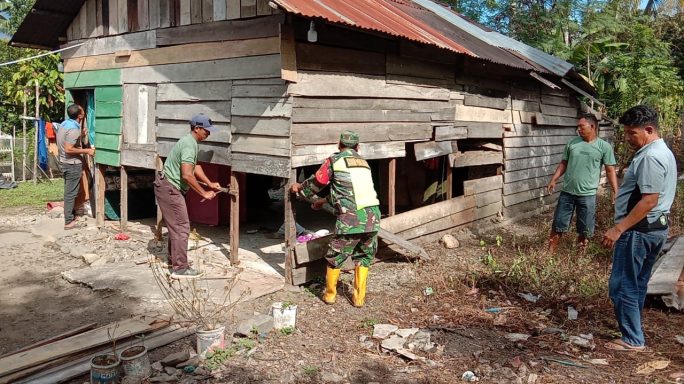 Satgas TMMD Req ke-125 Kodim 0108/Agara Mulai Bongkar Rumah Tak Layak Huni