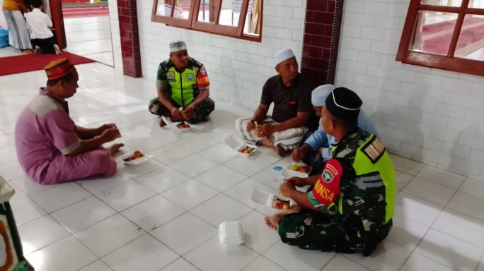 Babinsa Posramil Lawe Bulan Komsos Bersama Tokoh Agama