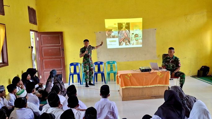 KEGIATAN SOSIALISASI KESEHATAN OLEH YONIF TP-857/GG KEPADA SISWA REMAJA MTsN 9 GEUMPANG, KEC. GEUMPANG DALAM RANGKA PROGRAM PEKAN KESEHATAN.