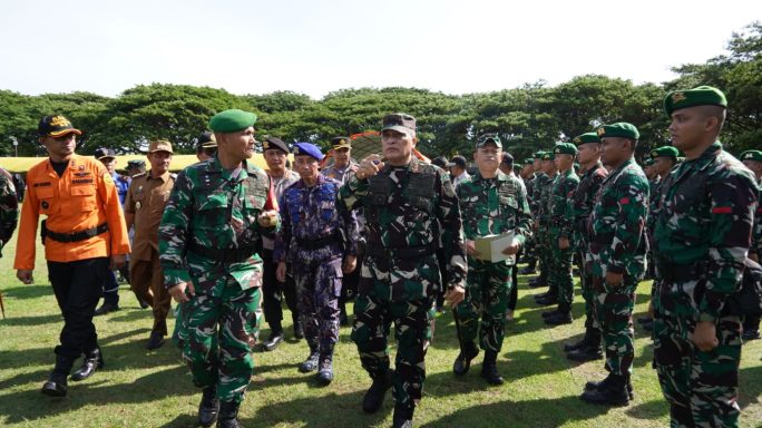 Pangdam IM Pimpin Apel Pasukan Reaksi Cepat Penanggulangan Bencana di Banda Aceh