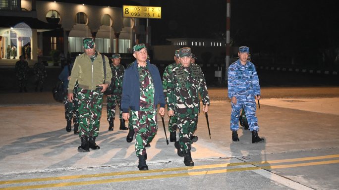 Pangdam IM Sambut Panglima TNI dan Wakasad di Bandara SIM Aceh Besar