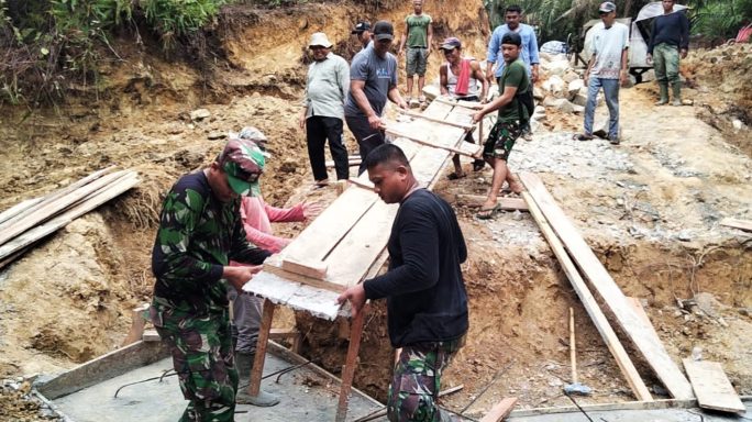 Pangdam Iskandar Muda Apresiasi Kodim 0109/Aceh Singkil bangun Jembatan Penghubung di Kecamatan Suro Makmur.