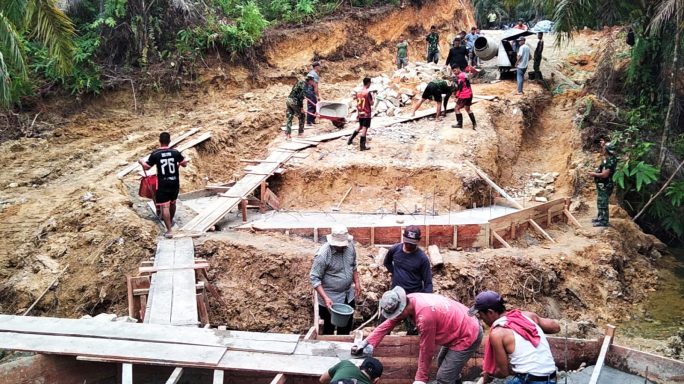 Pangdam Iskandar Muda Apresiasi Kodim 0109/Aceh Singkil bangun Jembatan Penghubung di Kecamatan Suro Makmur.