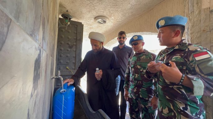 Major Rabbatalaten : “Bantuan filtrasi air konsumsi layak minum dari Indobatt, merupakan donasi tercepat yang pernah ada