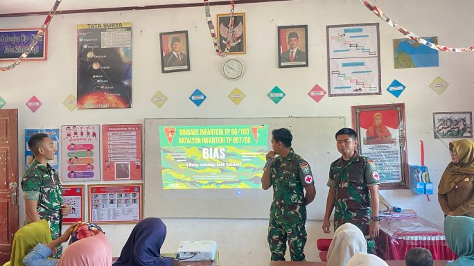 SOSIALISASI KESEHATAN DAN IMUNISASI OLEH KOMPI KESEHATAN YONIF TP-857/GG BERSINERGI DENGAN PUSKESMAS MANE KEPADA ORANG TUA DAN SISWA/I SDN 2 LUTUENG DS. LUTUENG, KEC. MANE, KAB. PIDIE