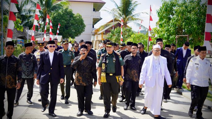 Pangdam Iskandar Muda beri Kuliah Umum di Dayah Jeumala Amal Lueng Putu.