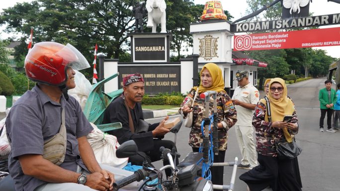 Jumat Berkah, Kodam Iskandar Muda Bagikan 183 Paket Makanan Gratis untuk Warga
