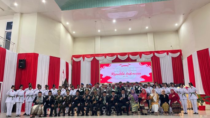 Danyonif TP 855/RD Menghadiri Pengukuhan Pasukan Pengibar Bendera Pusaka (Paskibraka) Tingkat Kabupaten