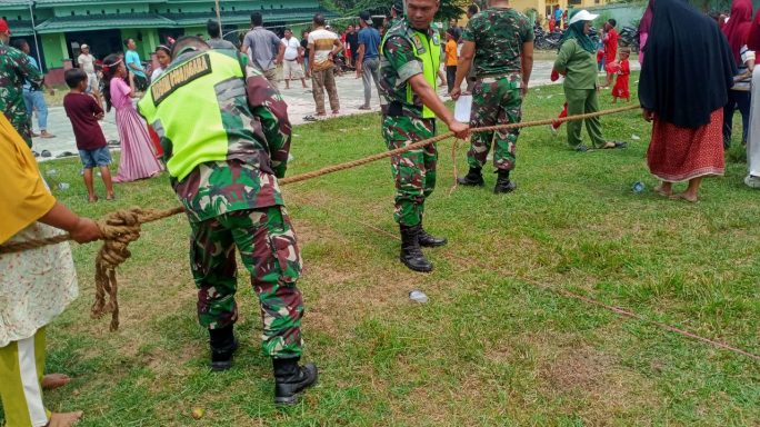 Semarakkan Peringatan HUT ke-80 RI Babinsa Dukung Berbagai Lomba di Desa Binaan