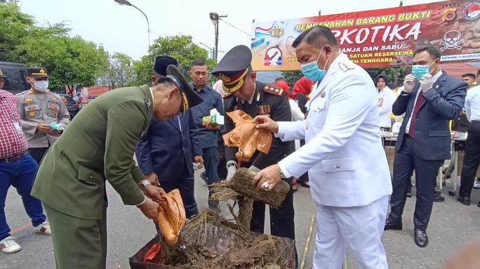 Kasdim 0108/Agara Hadiri Pemusnahan Bukti Narkotika Jenis Ganja dan Sabu di Polres Agara