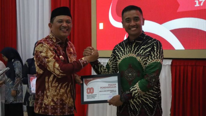 Dandim 0113/Gayo Lues Hadiri Malam Resepsi HUT RI Ke-80 dan Terima Piagam Penghargaan Atas Keberhasilan Pengungkapan Ladang Ganja 5 Hektar