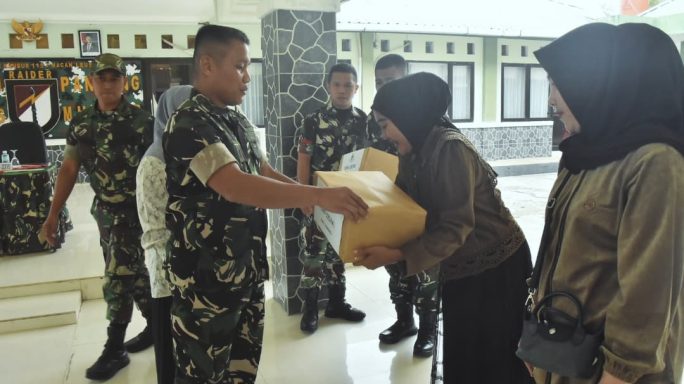 Danyonif 115/ML Wujudkan Kepedulian Lewat Berikan Partisipasi Sarana dan Sembako kepada Ibu-Ibu Persit