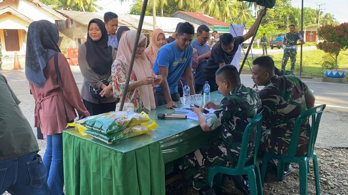 Yonif 115/Macan Leuser Gelar GPM Serentak Beras SPHP di Kab.Aceh Selatan