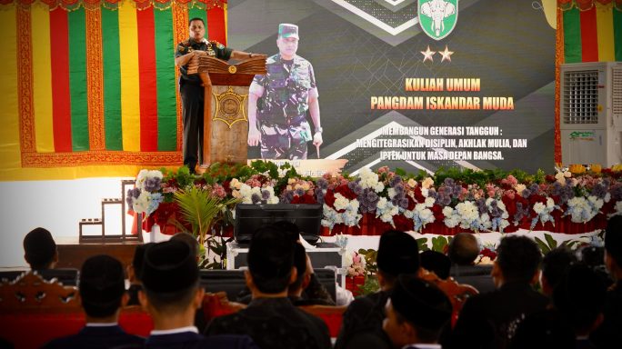 Ini Pesan Mayjend TNI Niko Fahrizal kepada Santri Dayah Jeumala Amal Lueng Putu.