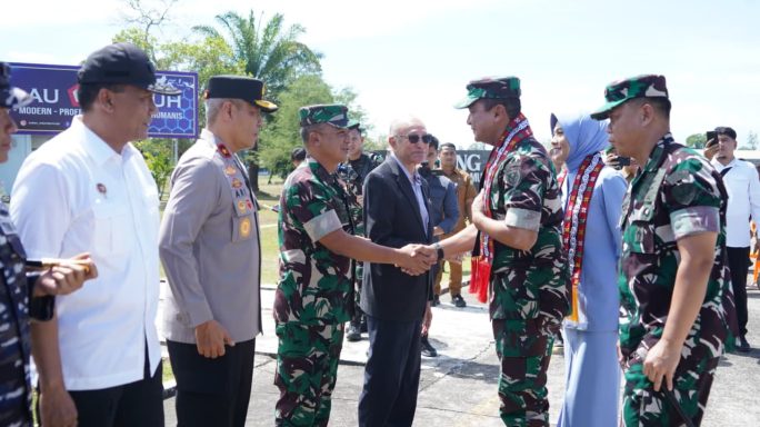 Pangdam Iskandar Muda Sambut Kedatangan Kasau di Lanud Sultan Iskandar Muda